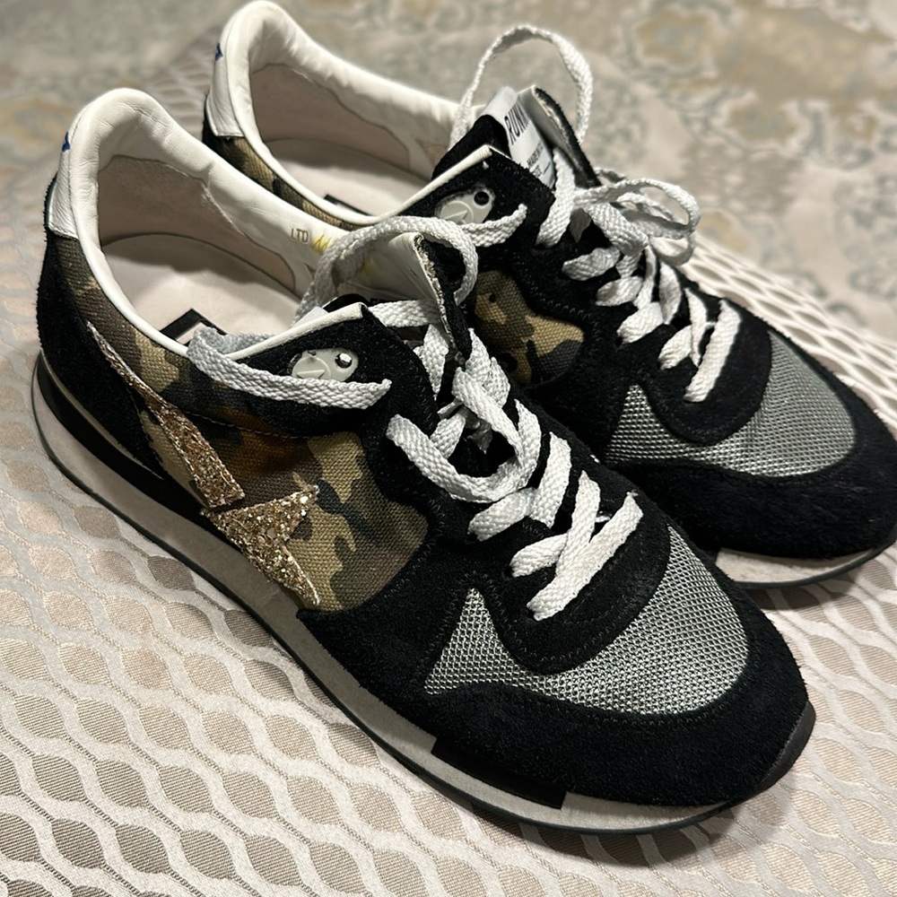 Golden Goose Running